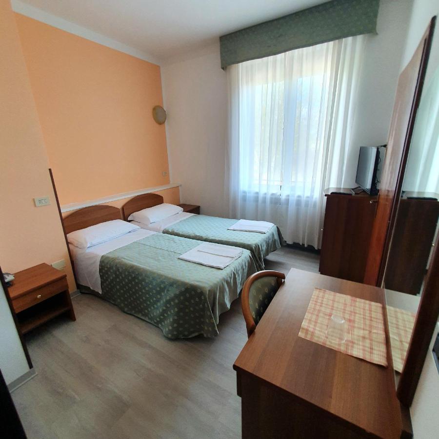 Hotel Perla Massa Lombarda Exteriér fotografie