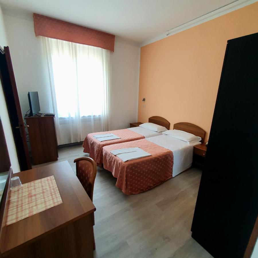 Hotel Perla Massa Lombarda Exteriér fotografie