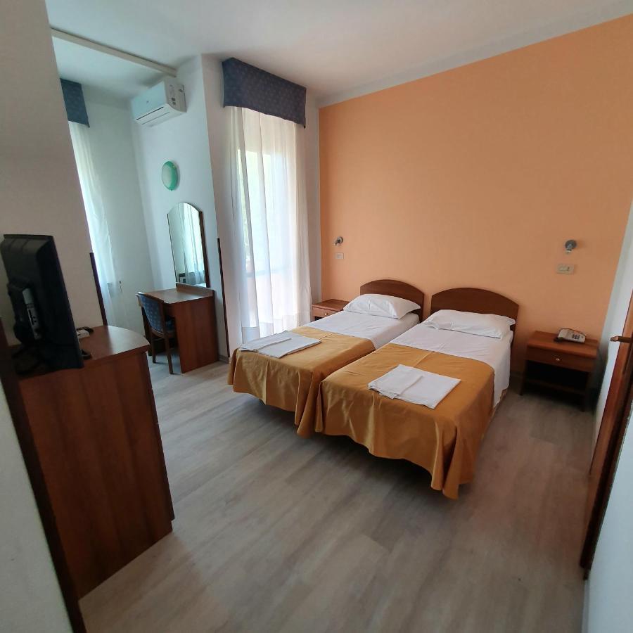 Hotel Perla Massa Lombarda Exteriér fotografie