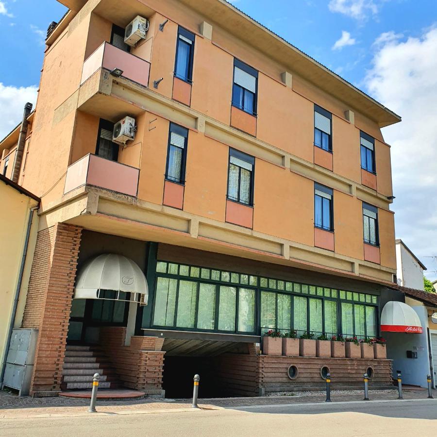 Hotel Perla Massa Lombarda Exteriér fotografie