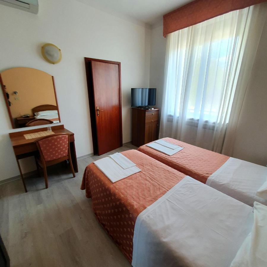 Hotel Perla Massa Lombarda Exteriér fotografie
