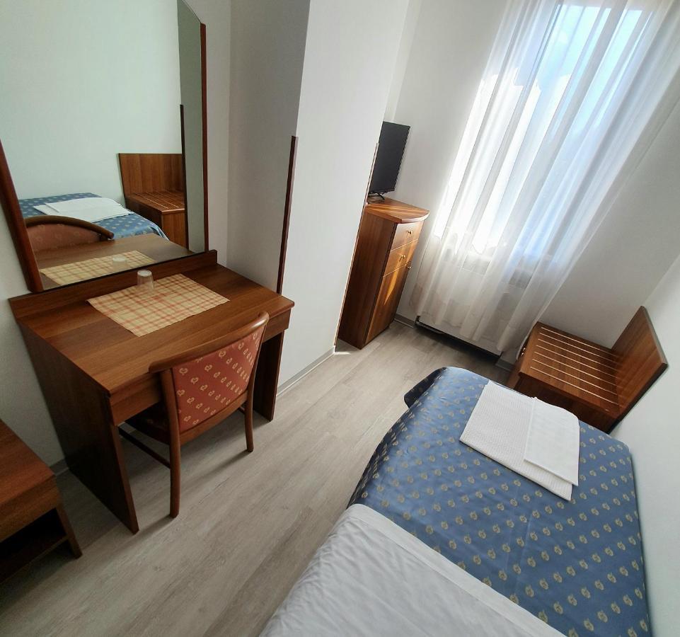 Hotel Perla Massa Lombarda Exteriér fotografie