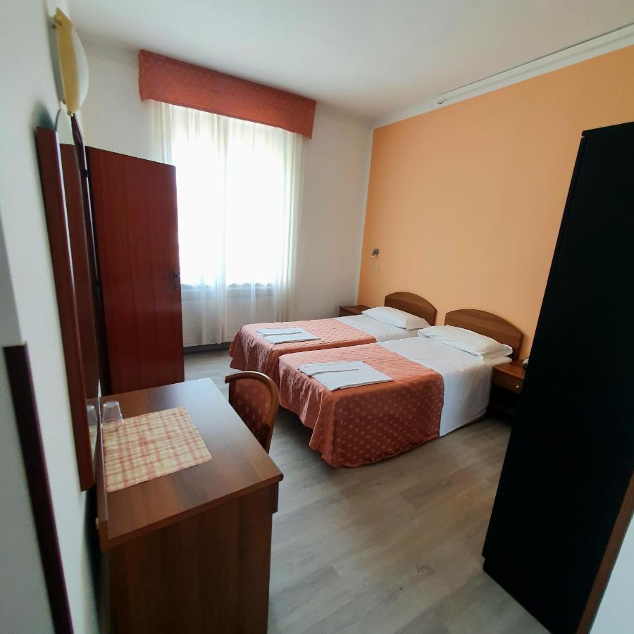 Hotel Perla Massa Lombarda Exteriér fotografie