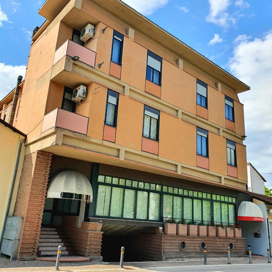 Hotel Perla Massa Lombarda Exteriér fotografie